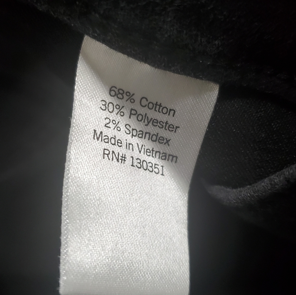 Women's Black Capris - Picture 7 of 9